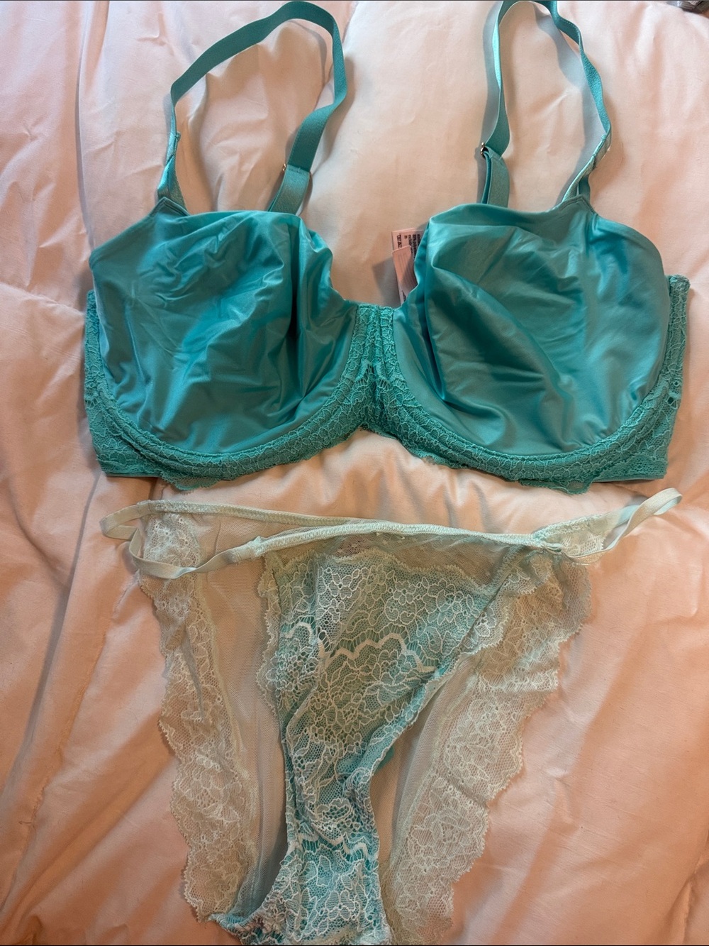 Victoria’s Secret Aqua Lace Underwire Bra & Bikini Set - Women Intimates